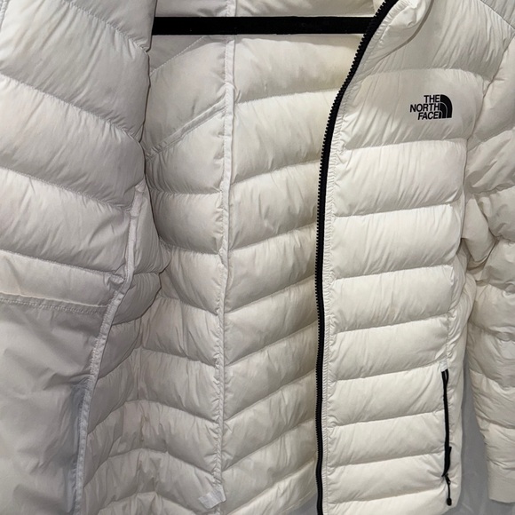 The North Face Women's Cream Puffer Jacket - Picture 7 of 10